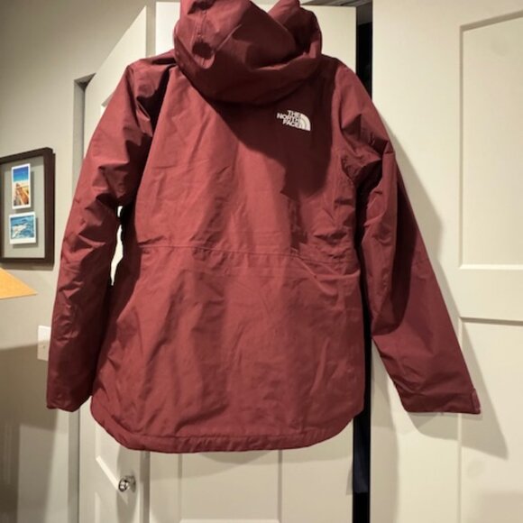 The North Face Women’s ThermoBall Snow Triclimate 3-in-1 XL Jacket - Picture 4 of 10